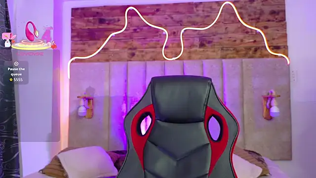 Alektra bryce online show from October 3, 2025, 7:22 pm