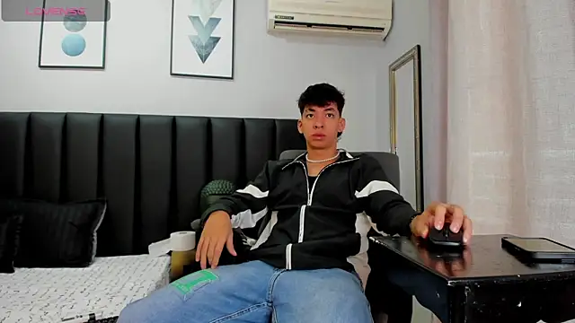 ISAAC CRYSTON online show from February 4, 2025, 1:27 pm