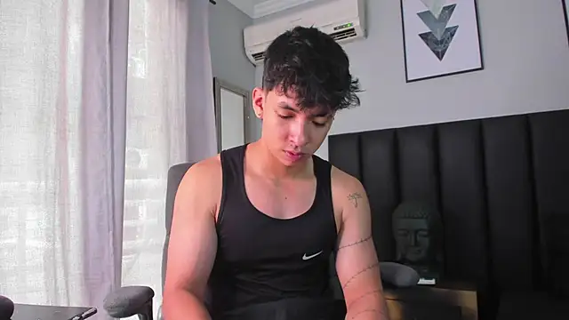 ISAAC CRYSTON online show from March 11, 2025, 7:47 pm