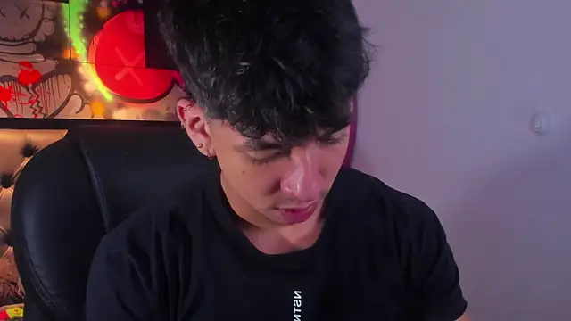 ISAAC CRYSTON online show from September 17, 2025, 8:10 pm