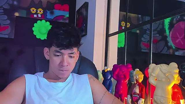 ISAAC CRYSTON online show from October 3, 2025, 8:17 pm