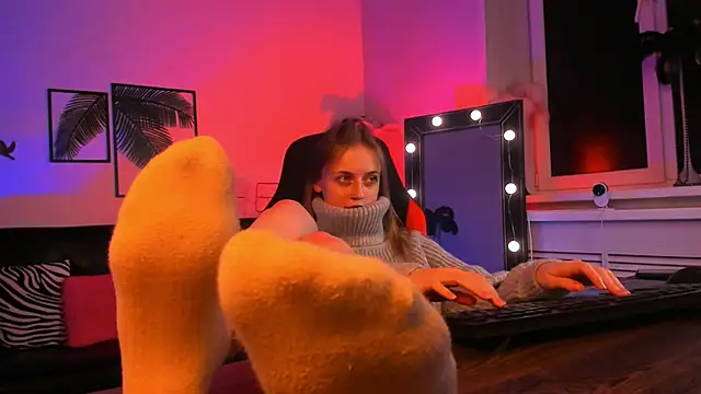 KiraMontoya online show from March 8, 2025, 8:46 pm