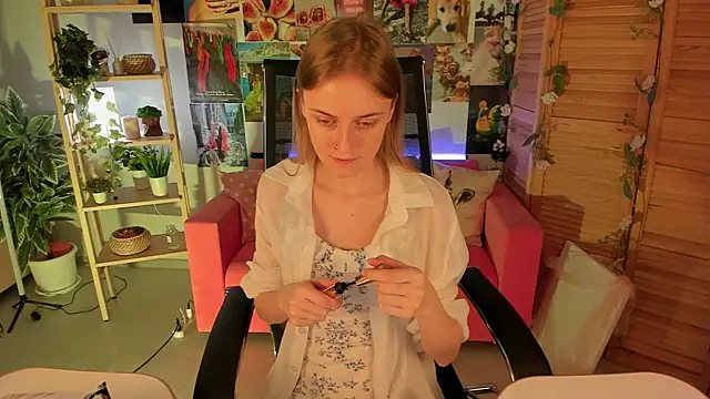 KiraMontoya online show from March 15, 2025, 5:48 pm