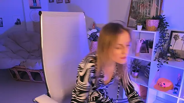 KiraMontoya online show from March 23, 2025, 12:15 am