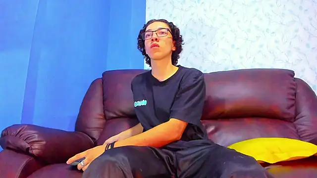 Snapshot of Gadiel_Sex chatting on March 4, 2025, 12:44 pm Gadiel Sex online show from March 4, 2025, 12:44 pm