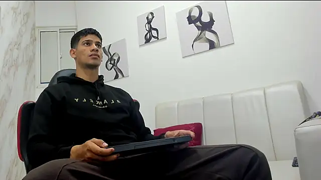 ANDRES STUD online show from October 14, 2025, 4:24 am