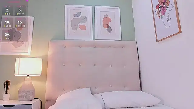 Snapshot of FelicityAdams chatting on October 9, 2025, 1:20 pm FelicityAdams online show from October 9, 2025, 1:20 pm