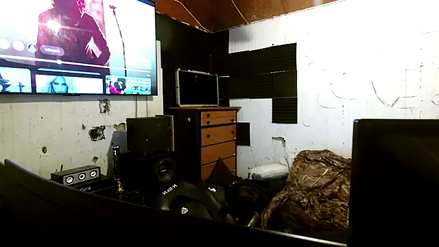 nuttyking2022 online show from November 3, 2025, 5:52 am