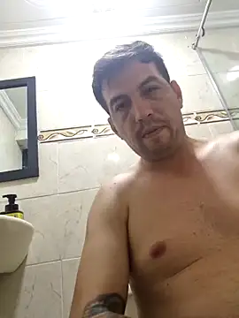 reyarturs13 online show from February 18, 2025, 3:53 am