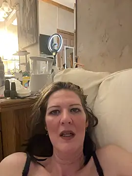 Snapshot of goddesspaigefox chatting on February 9, 2025, 9:05 am goddesspaigefox online show from February 9, 2025, 9:05 am