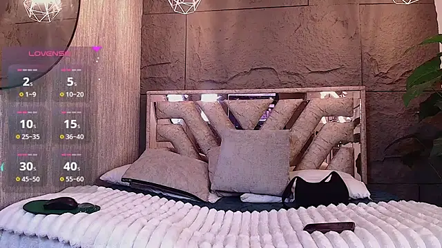 Miaa Lee7 online show from March 26, 2026, 9:42 pm