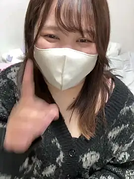 Snapshot of mitarashi_awww chatting on March 18, 2025, 10:57 am mitarashi awww online show from March 18, 2025, 10:57 am