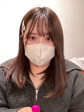 Snapshot of mitarashi_awww chatting on March 19, 2025, 12:12 pm mitarashi awww online show from March 19, 2025, 12:12 pm