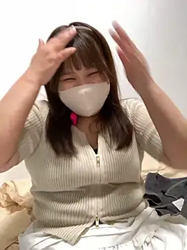 Snapshot of mitarashi_awww chatting on September 26, 2025, 9:41 pm mitarashi awww online show from September 26, 2025, 9:41 pm