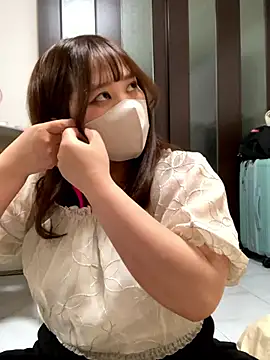 Snapshot of mitarashi_awww chatting on October 3, 2025, 2:03 pm mitarashi awww online show from October 3, 2025, 2:03 pm