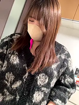 Snapshot of mitarashi_awww chatting on November 3, 2025, 9:48 pm mitarashi awww online show from November 3, 2025, 9:48 pm