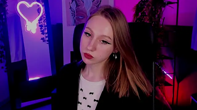 Snapshot of DariaTate chatting on February 16, 2025, 9:15 am DariaTate online show from February 16, 2025, 9:15 am