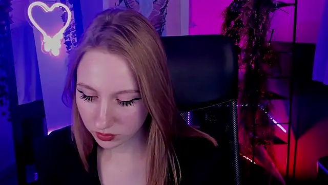 Snapshot of DariaTate chatting on February 16, 2025, 12:21 pm DariaTate online show from February 16, 2025, 12:21 pm