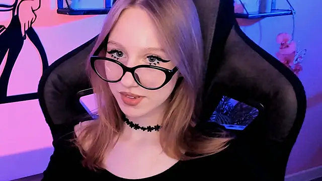Snapshot of DariaTate chatting on October 19, 2025, 11:33 am DariaTate online show from October 19, 2025, 11:33 am