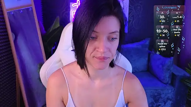 roxy riot  online show from March 27, 2026, 1:22 am