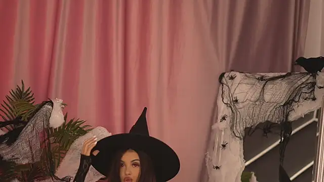 Snapshot of LilaRoses chatting on October 24, 2025, 5:15 am LilaRoses online show from October 24, 2025, 5:15 am