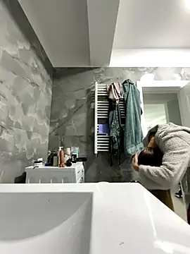 BonyBon29 online show from October 29, 2025, 6:37 am