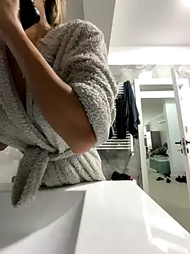 BonyBon29 online show from November 7, 2025, 7:08 am