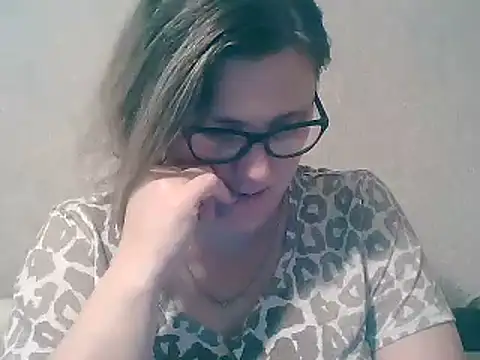 MerryLaCherry online show from November 29, 2025, 2:14 am