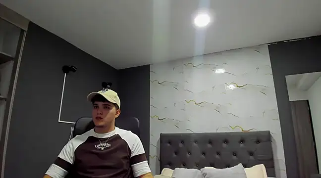 Snapshot of ErosGeorgiou chatting on February 7, 2025, 11:34 am ErosGeorgiou online show from February 7, 2025, 11:34 am