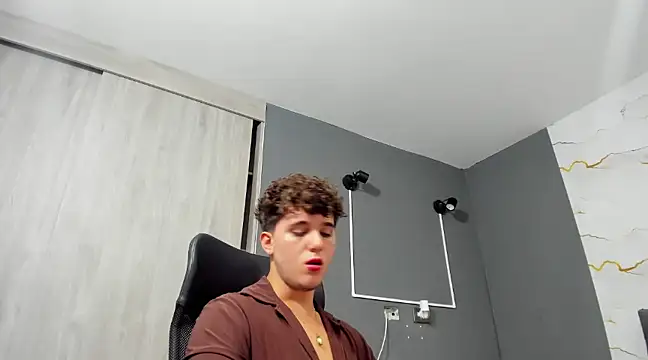 Snapshot of ErosGeorgiou chatting on February 7, 2025, 2:37 pm ErosGeorgiou online show from February 7, 2025, 2:37 pm