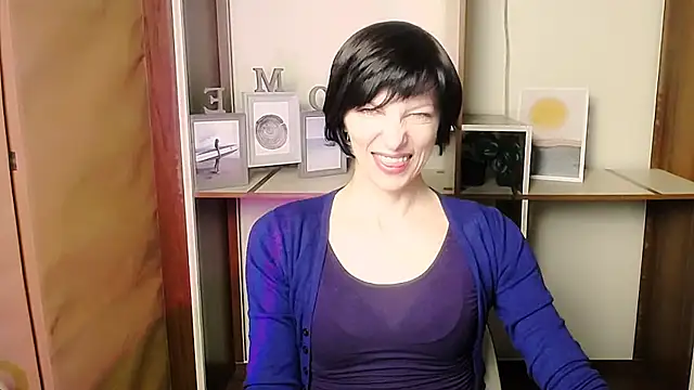  AngeliaFlow  online show from January 14, 2026, 8:31 am