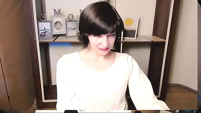 AngeliaFlow  online show from May 20, 2026, 9:48 am