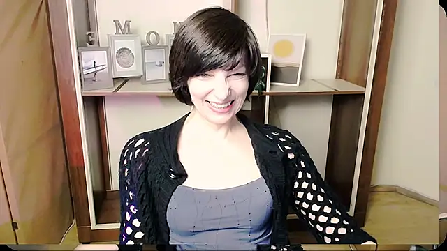  AngeliaFlow  online show from May 21, 2026, 7:59 am