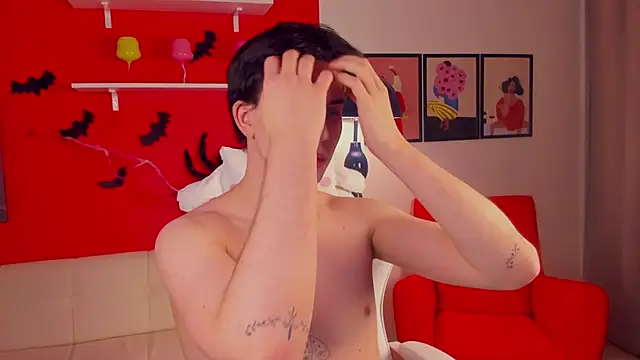 AdrianoAubert online show from November 8, 2025, 6:02 am