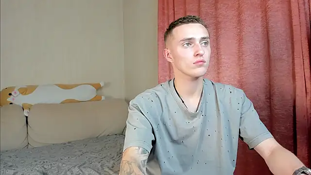 Snapshot of crazybottom99 chatting on October 28, 2025, 6:21 pm crazybottom99 online show from October 28, 2025, 6:21 pm