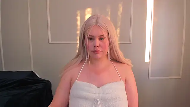  leana  online show from November 27, 2025, 1:02 pm