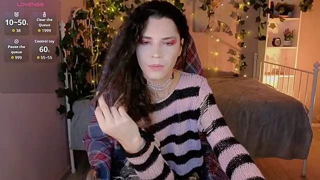 Snapshot of DamienLake chatting on February 5, 2026, 8:35 pm DamienLake online show from February 5, 2026, 8:35 pm