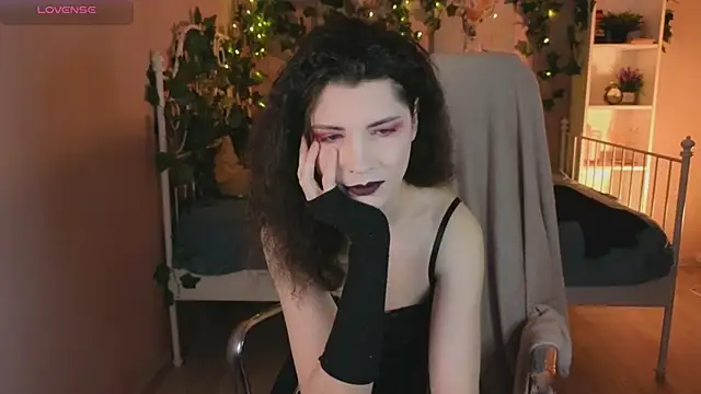 DamienLake online show from April 14, 2026, 11:22 pm