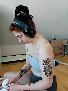 Snapshot of Gamergirl-Linela chatting on February 18, 2025, 9:32 am Gamergirl-Linela online show from February 18, 2025, 9:32 am