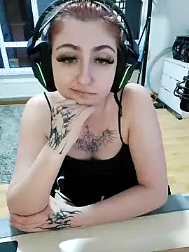 Snapshot of Gamergirl-Linela chatting on March 5, 2025, 6:34 pm Gamergirl-Linela online show from March 5, 2025, 6:34 pm