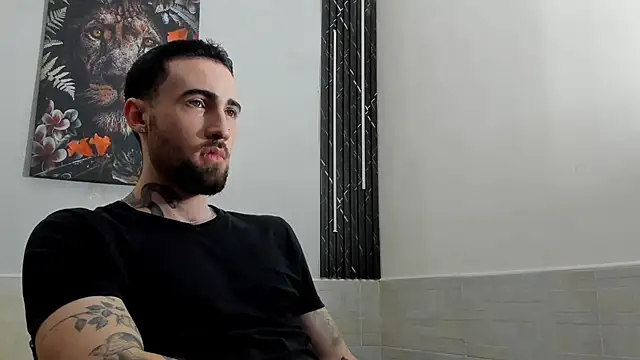 Luke davis01 online show from February 20, 2025, 1:19 pm