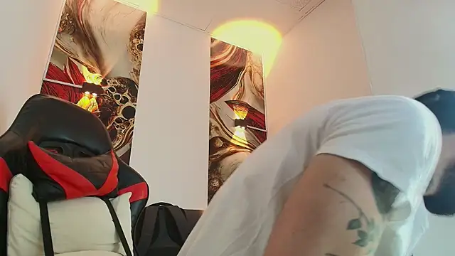 Luke davis01 online show from October 15, 2025, 1:11 pm