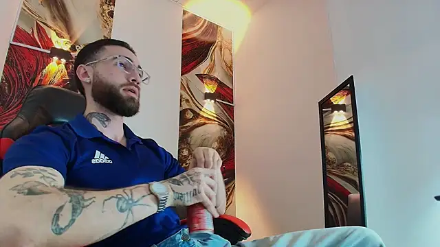 Luke davis01 online show from November 7, 2025, 1:11 pm