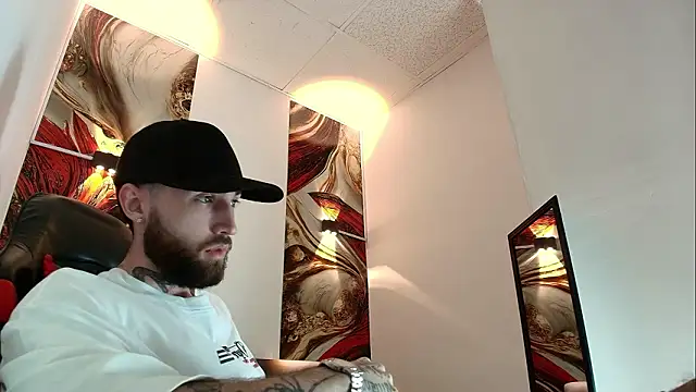 Snapshot of Luke_davis01 chatting on February 21, 2026, 12:39 pm Luke davis01 online show from February 21, 2026, 12:39 pm