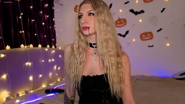 Nicole Hampton online show from October 30, 2025, 7:03 pm