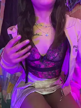 Skye Moore online show from April 18, 2026, 2:26 am