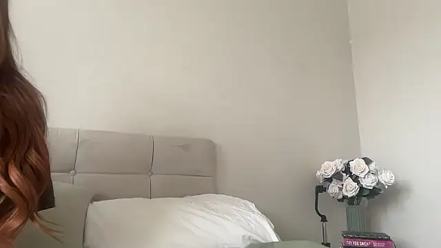 skyejde online show from November 3, 2025, 12:28 pm