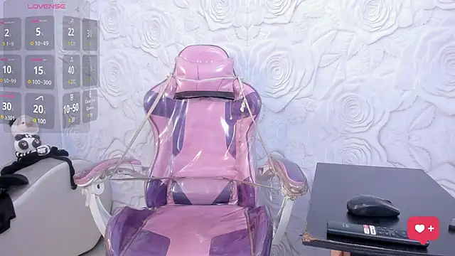 Snapshot of Brianna_Hard chatting on February 21, 2025, 9:00 pm Brianna Hard online show from February 21, 2025, 9:00 pm