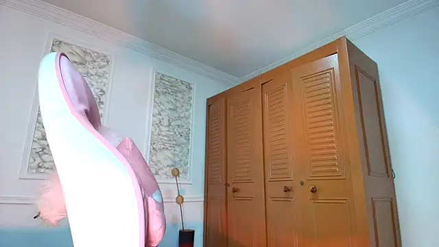 Danella houston online show from October 4, 2025, 7:01 pm