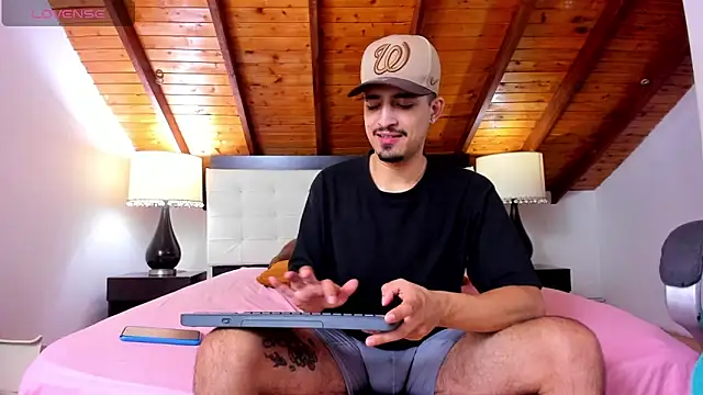 Sebastian Berne online show from March 3, 2025, 7:49 pm